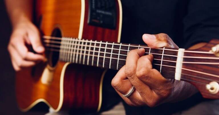 10 Best Online Guitar Lessons 2026 (Personally Tested)